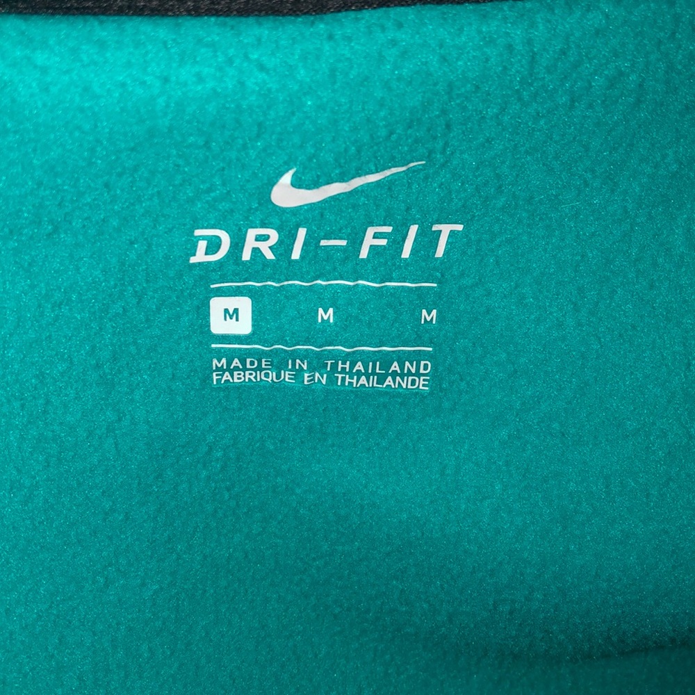 ✨SOLD✨Nike Full Zip Women’s Jacket - Picture 4 of 4